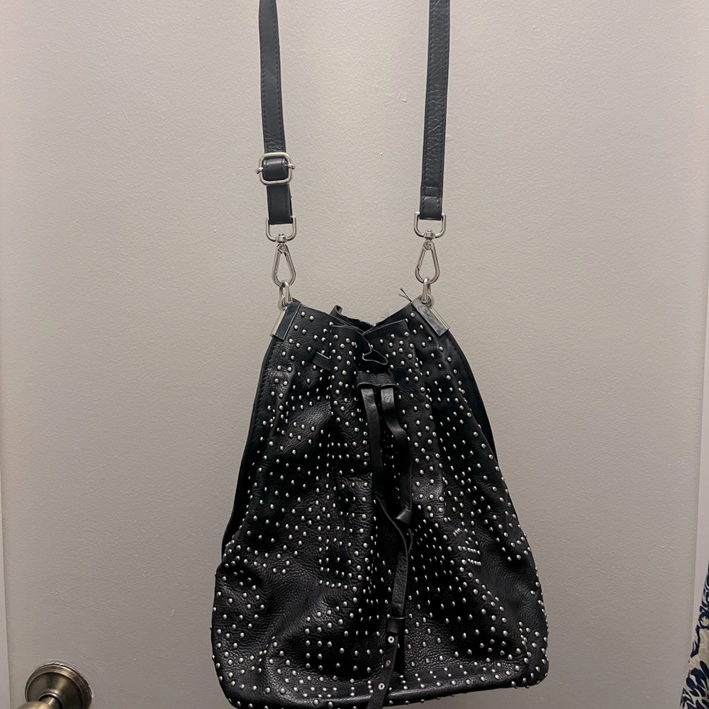 Vegan leather star crossbody bag
Zara